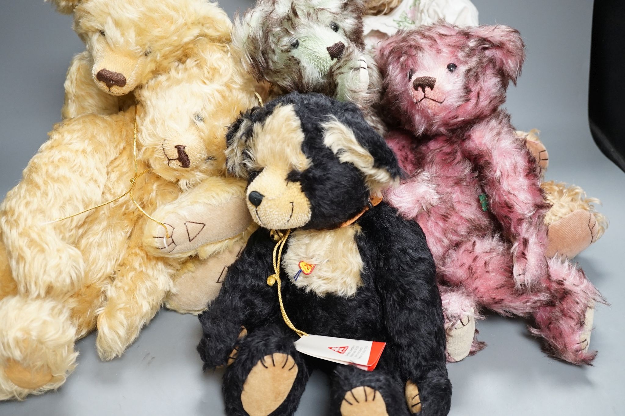 Five Pam Howells bears and one Clement bear
